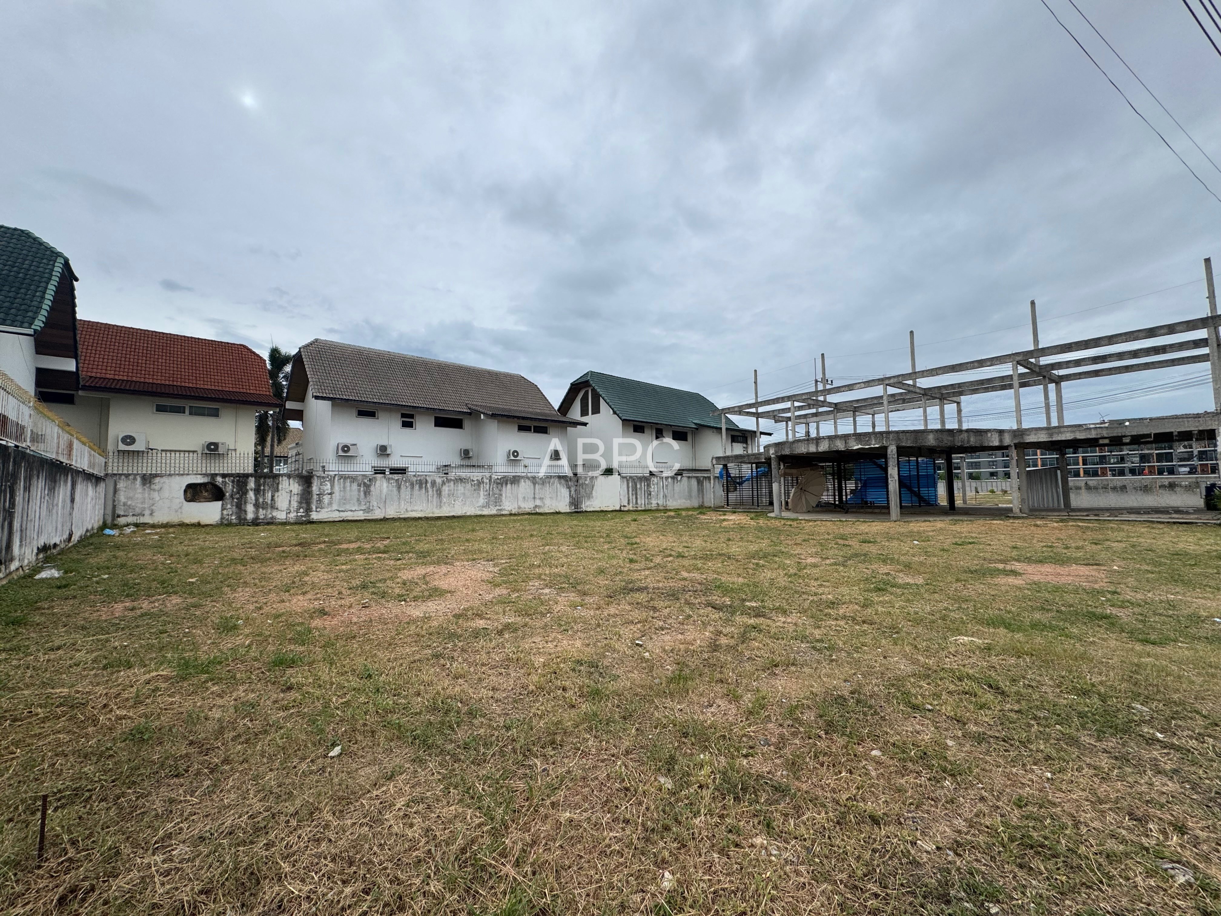 Land with Building for Sale – 258.20 sq.wah