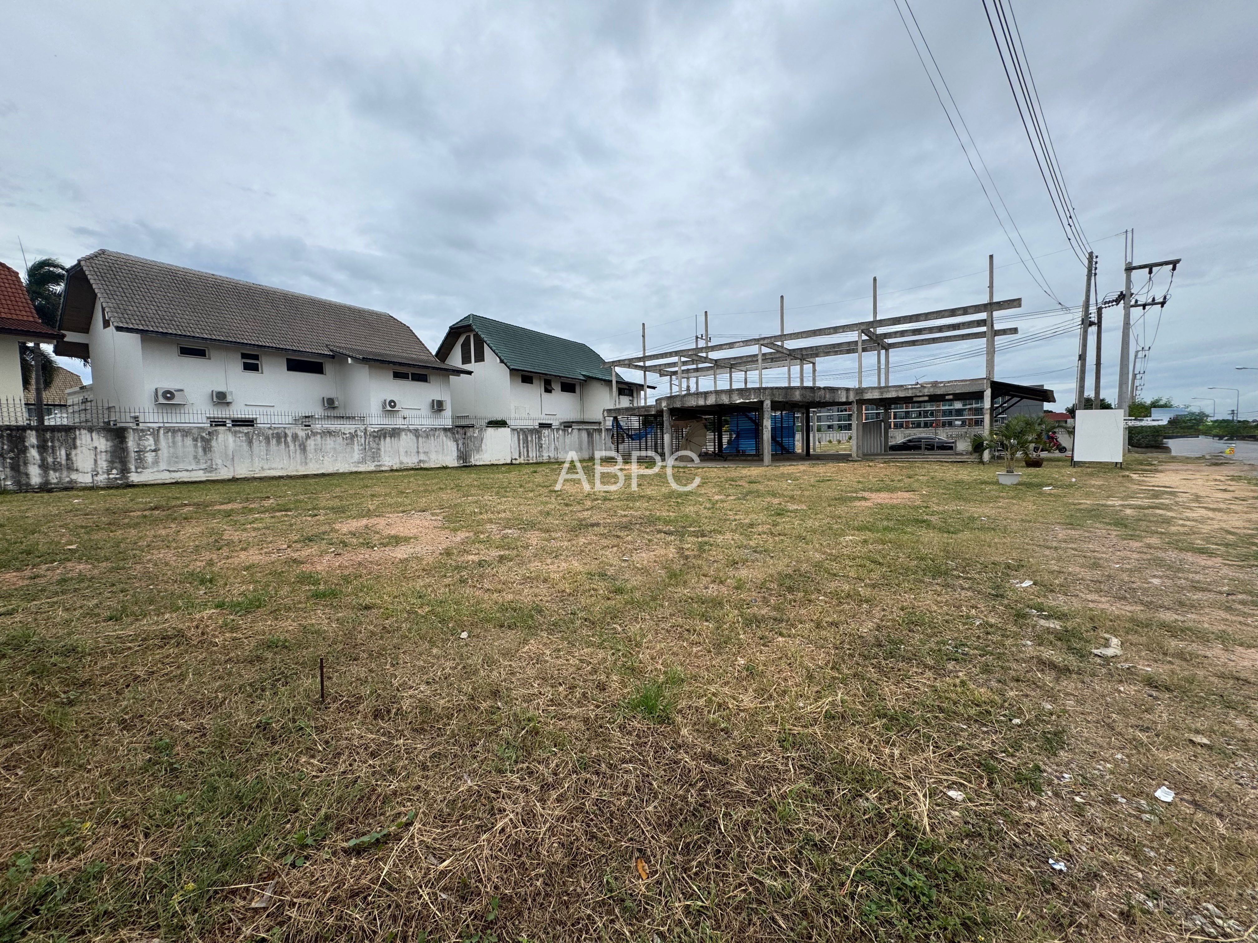 Land with Building for Sale – 258.20 sq.wah photo 4