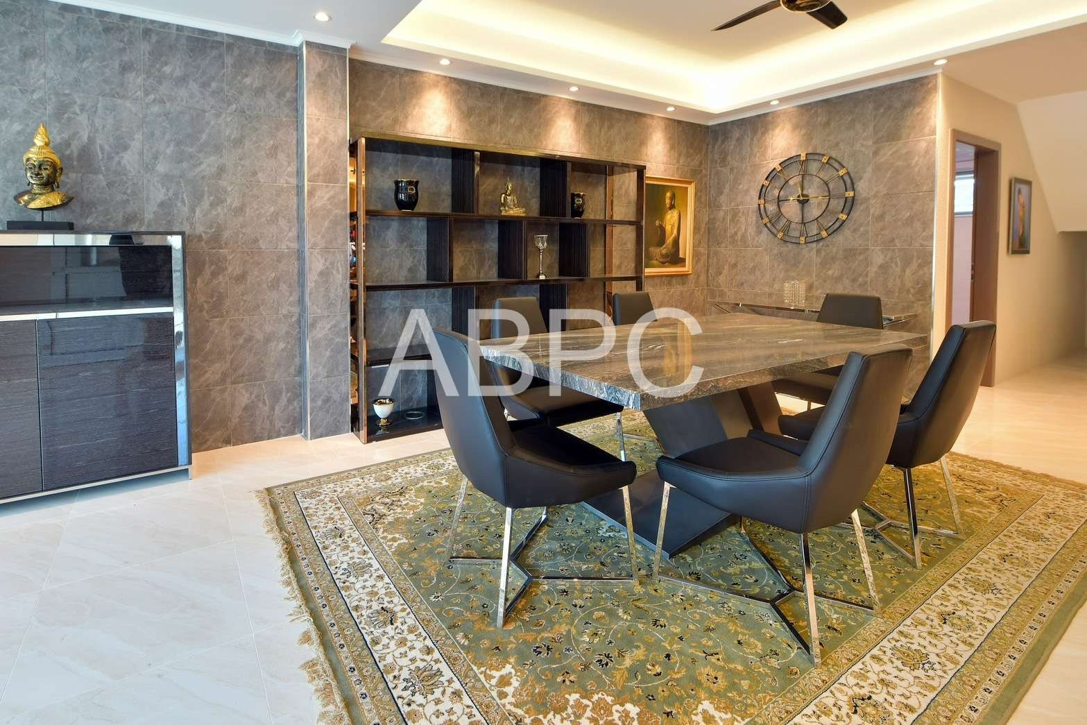 5 Bedroom House For Rent photo 5