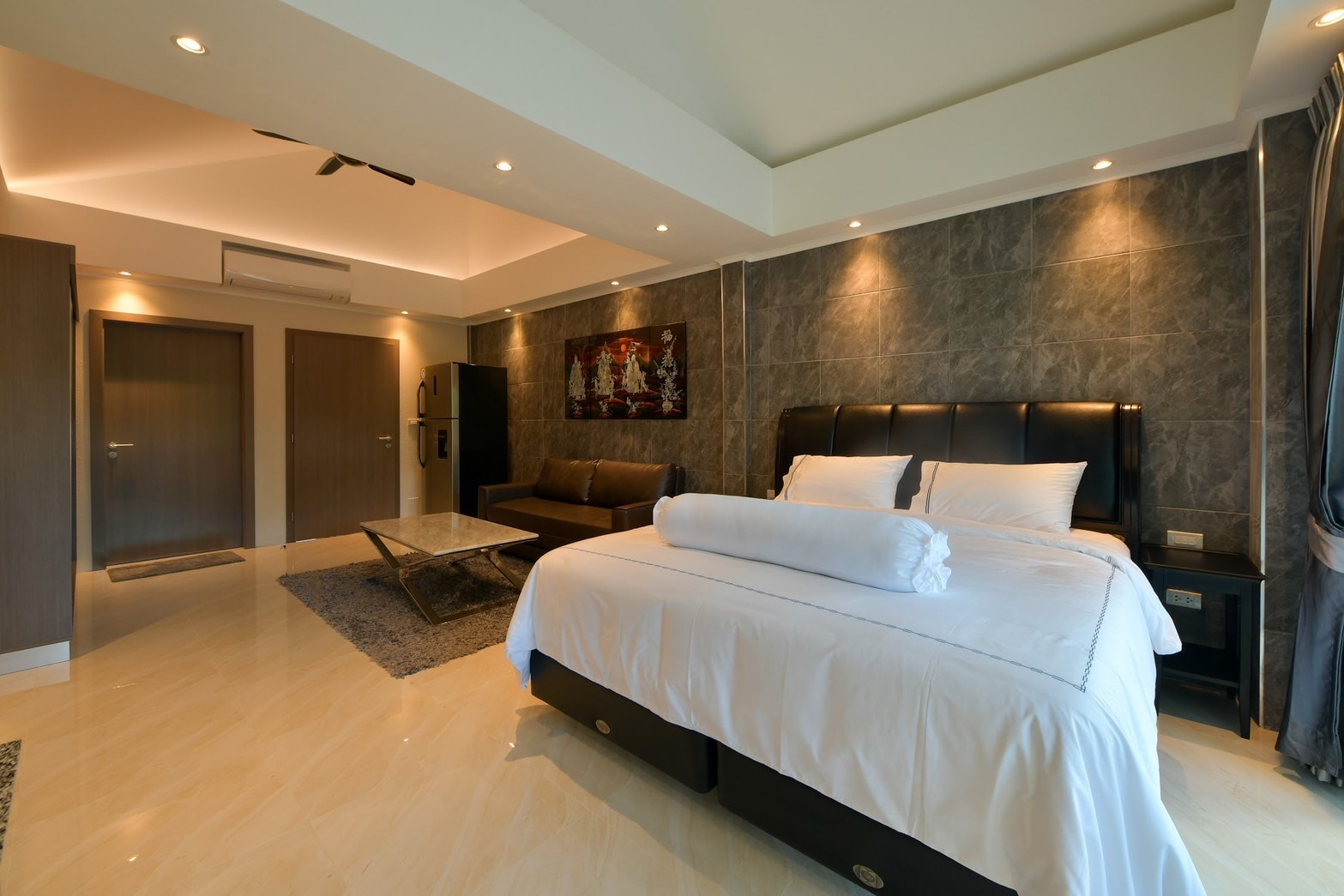 5 Bedroom House For Rent photo 30
