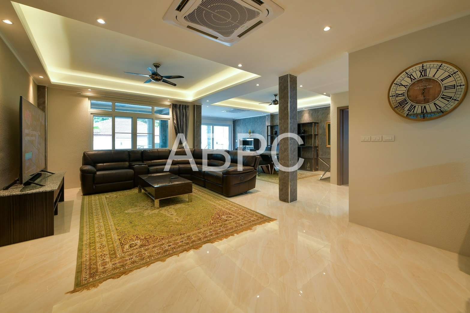 5 Bedroom House For Rent photo 6