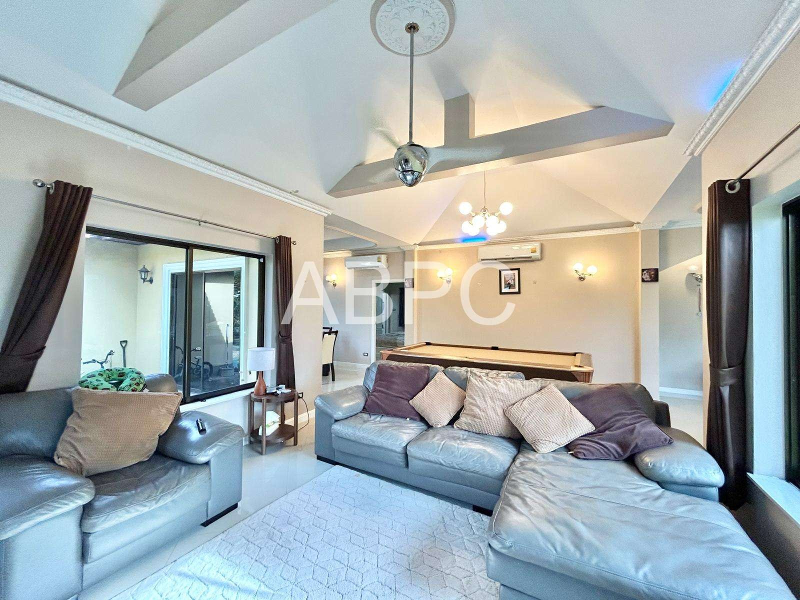 Pool Villa For Sale in East Pattaya photo 3