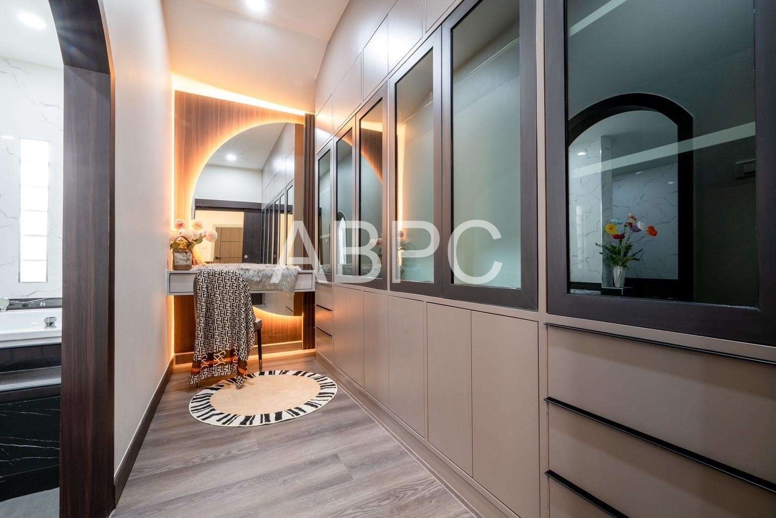 Modern Luxury 4 Bedrooms 4 Bathrooms in East Pattaya photo 5