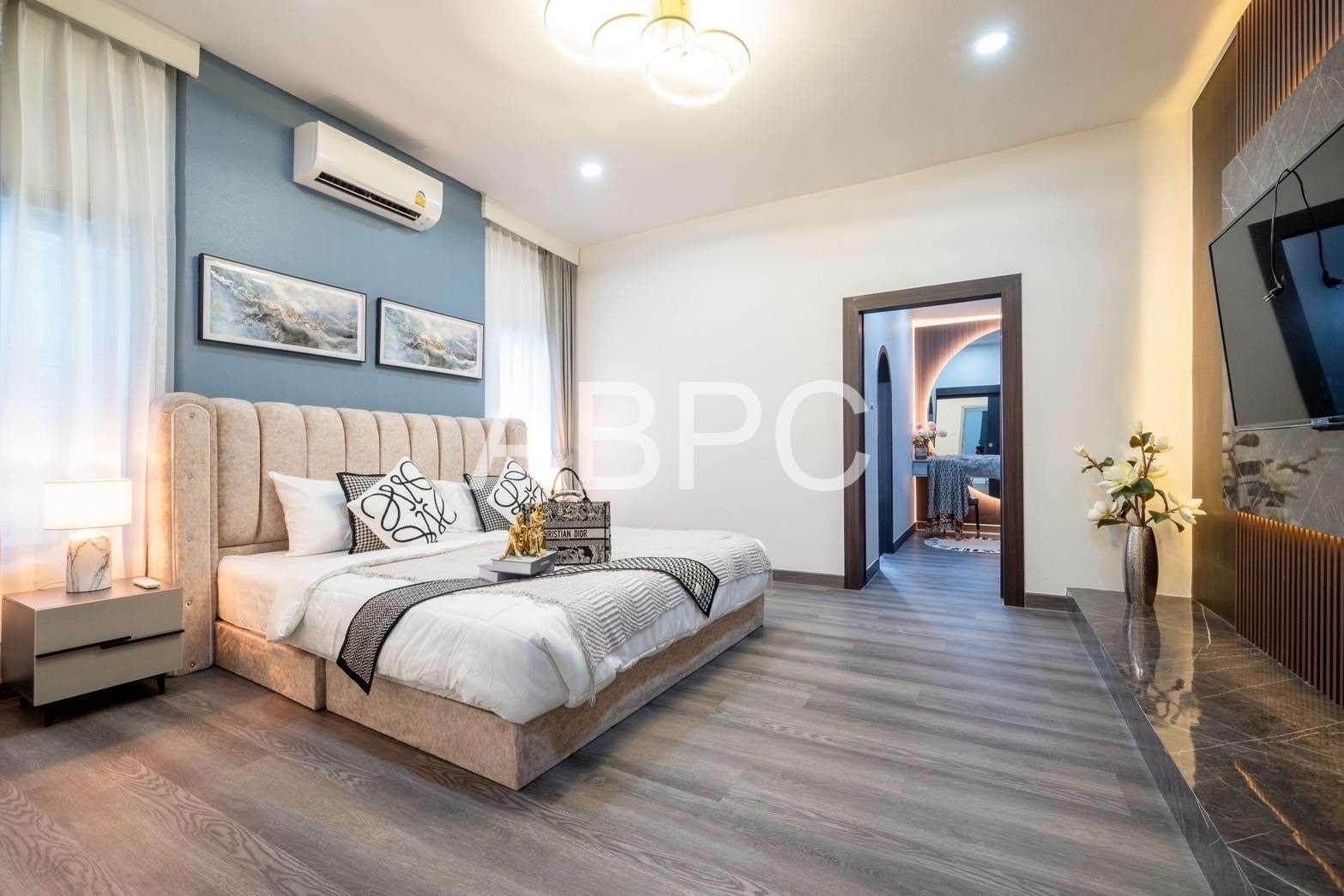 Modern Luxury 4 Bedrooms 4 Bathrooms in East Pattaya photo 12