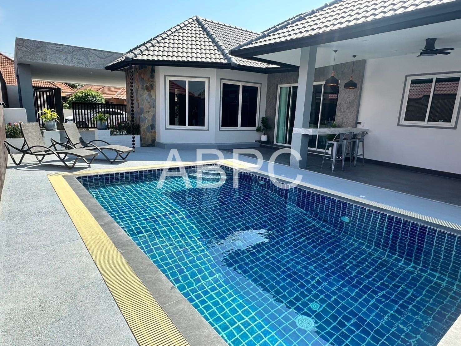 Modern Luxury 4 Bedrooms 4 Bathrooms in East Pattaya photo 4