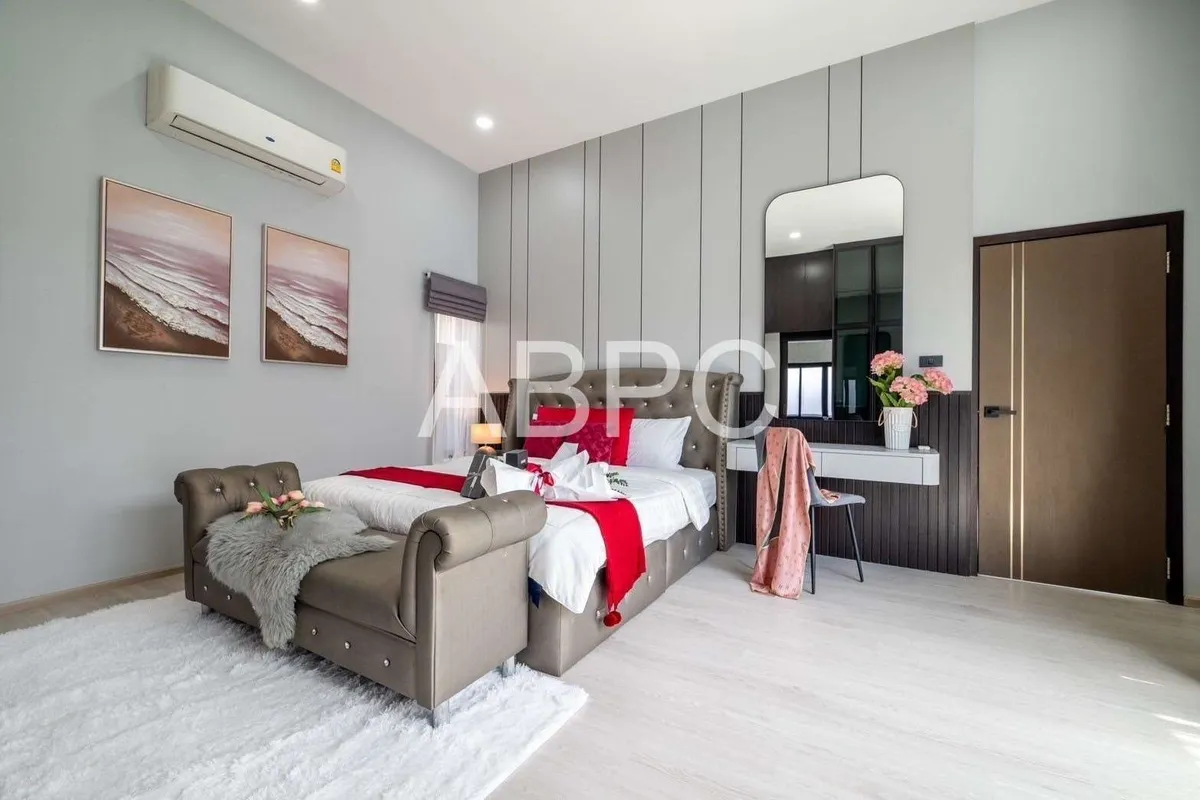 Luxury pool villa 3 Bedrooms 3 Bathrooms in East Pattaya photo 13