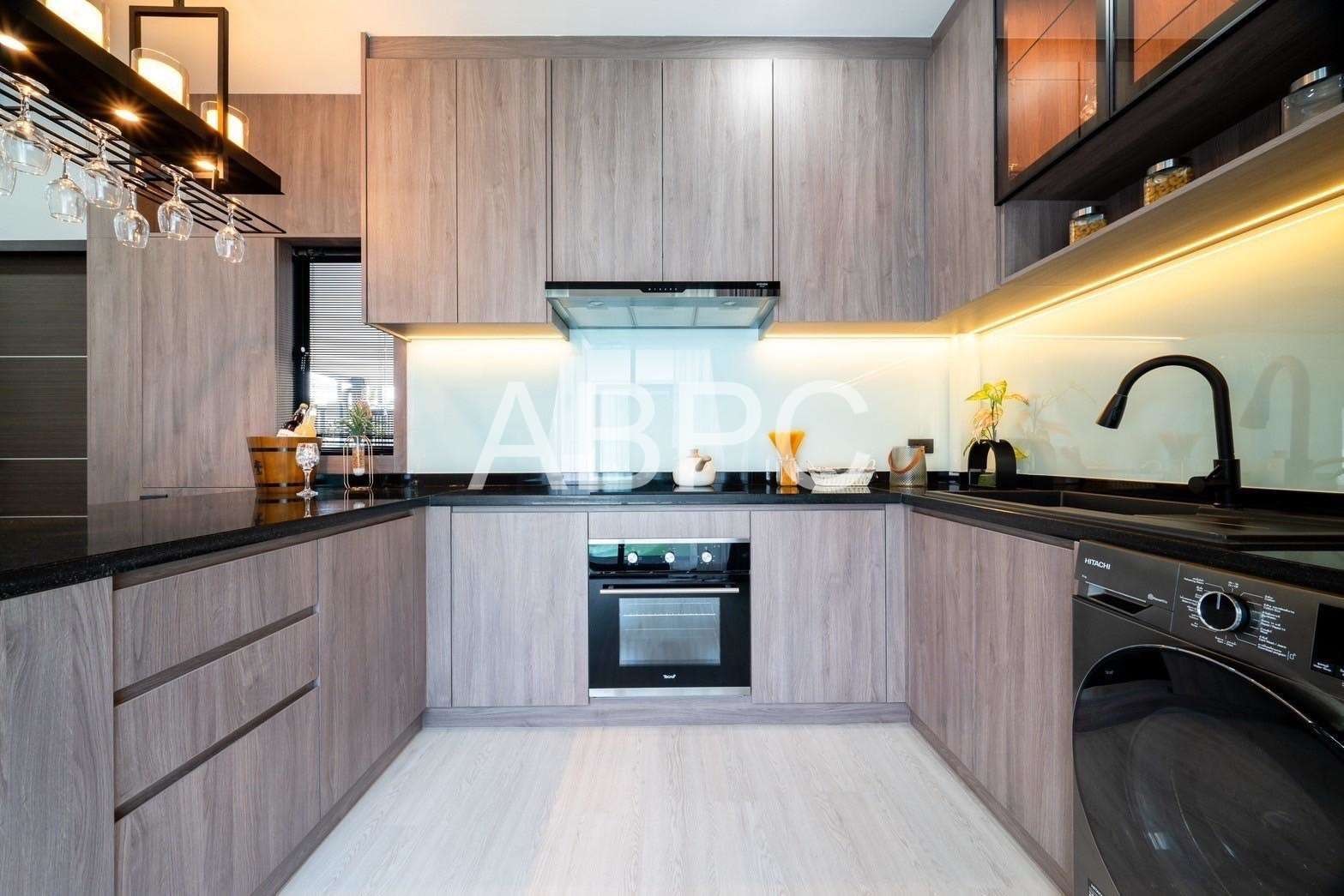 Luxury pool villa 3 Bedrooms 3 Bathrooms in East Pattaya photo 9