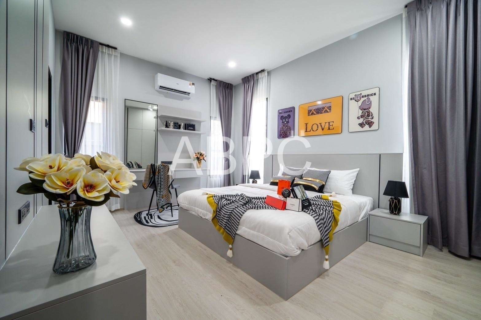 Luxury pool villa 3 Bedrooms 3 Bathrooms in East Pattaya photo 11