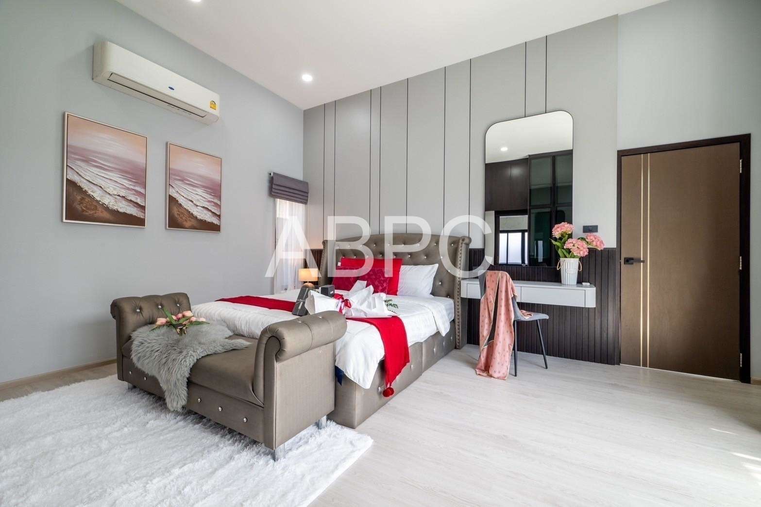 Luxury pool villa 3 Bedrooms 3 Bathrooms in East Pattaya photo 13