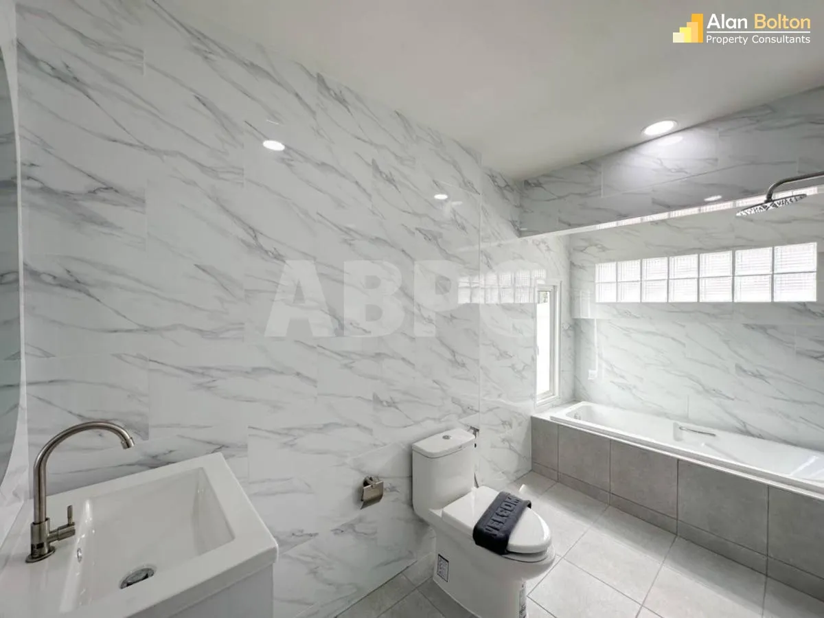 Modern 6 Bed 5 Bath Pool Villa in East Pattaya ABPC1075 photo 12