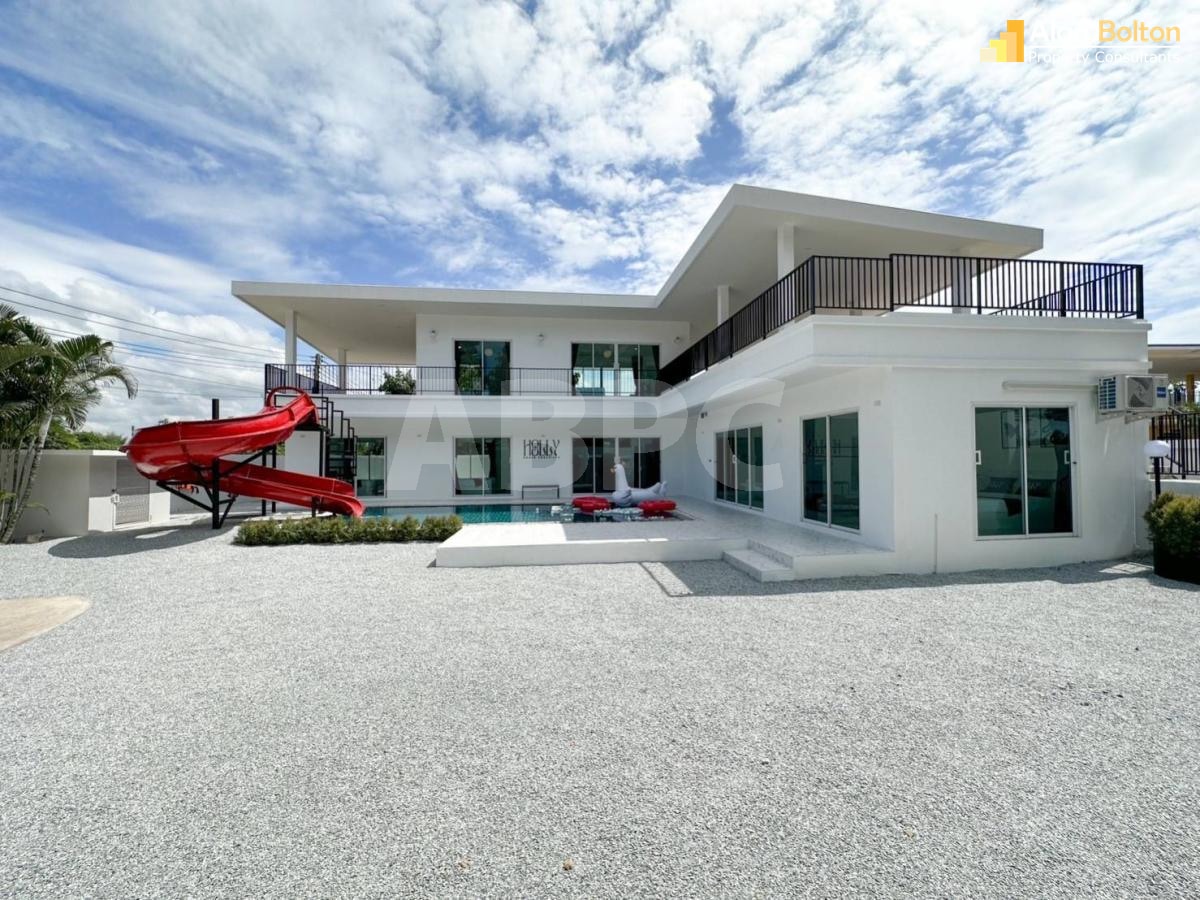 Modern 6 Bed 5 Bath Pool Villa in East Pattaya ABPC1075 photo 4