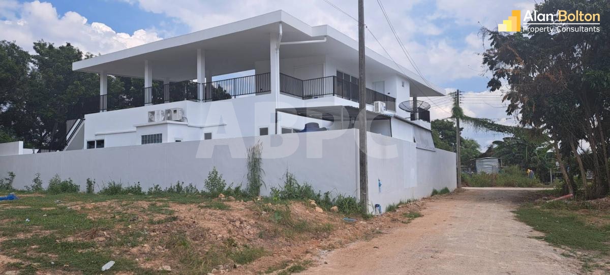 Modern 6 Bed 5 Bath Pool Villa in East Pattaya ABPC1075 photo 19