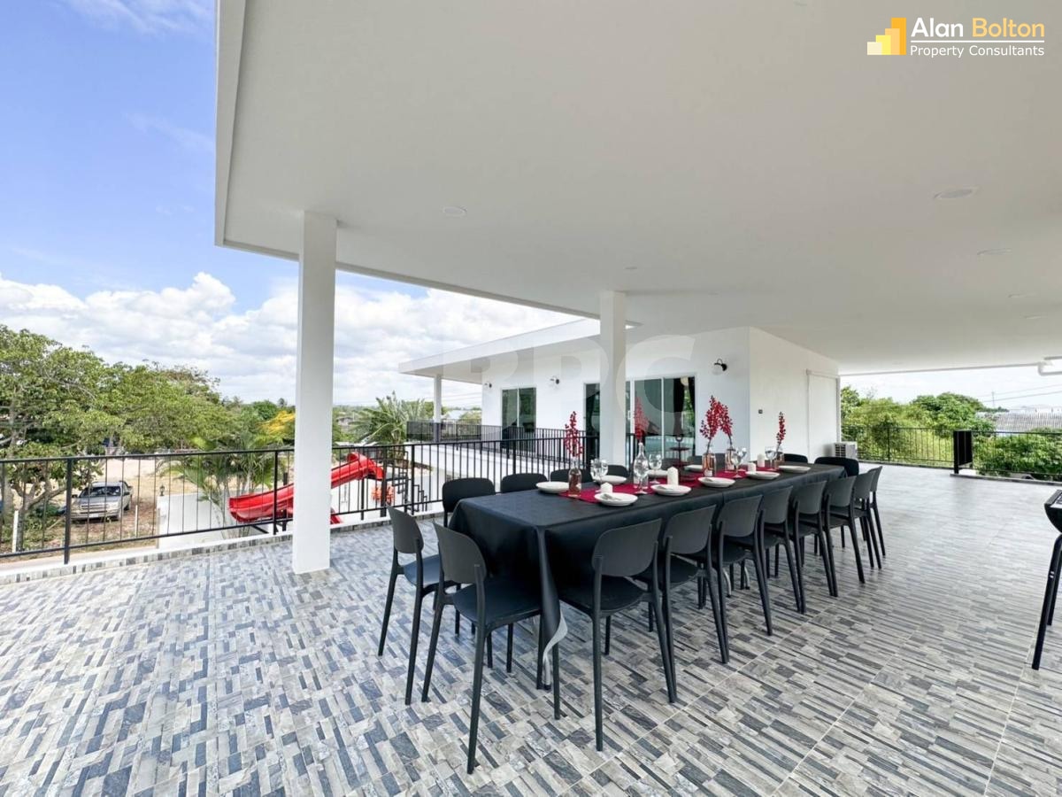 Modern 6 Bed 5 Bath Pool Villa in East Pattaya ABPC1075 photo 5