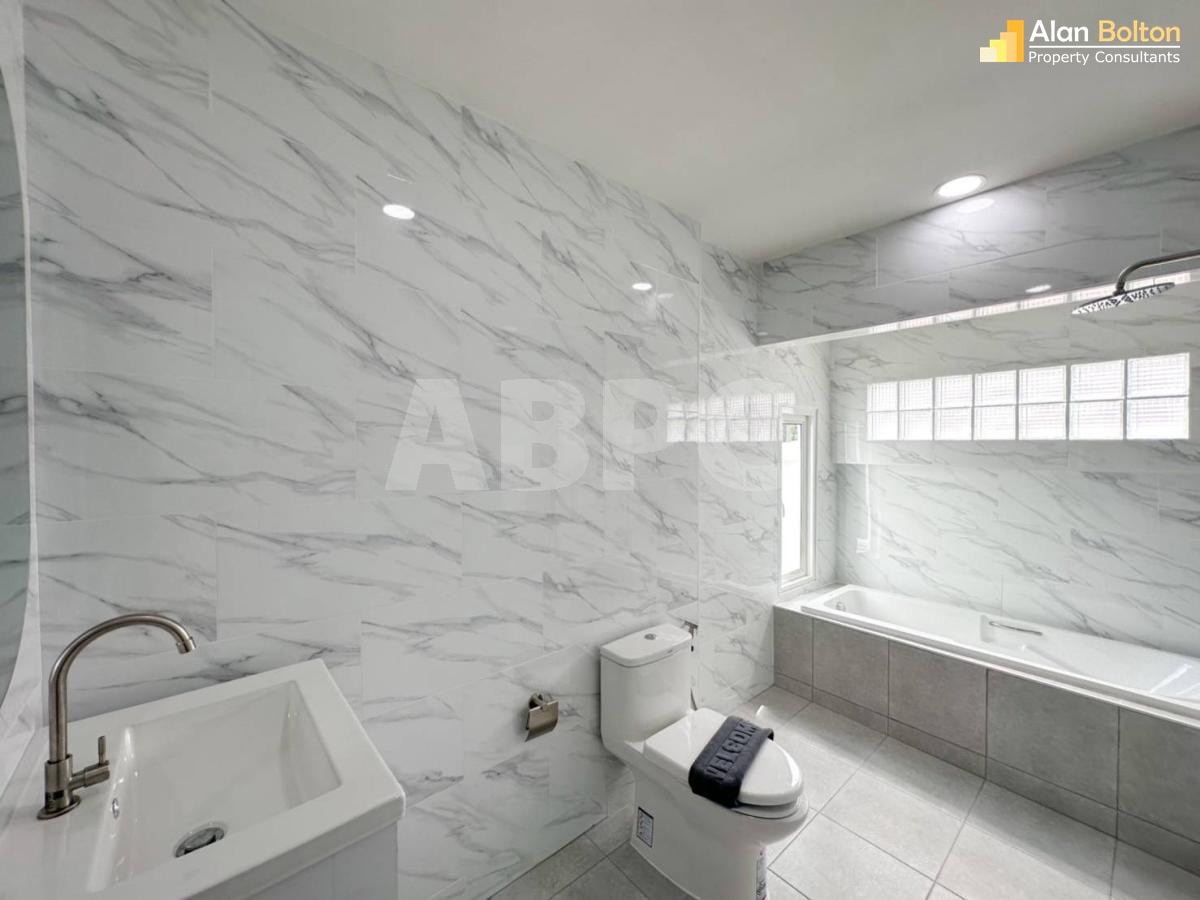 Modern 6 Bed 5 Bath Pool Villa in East Pattaya ABPC1075 photo 12