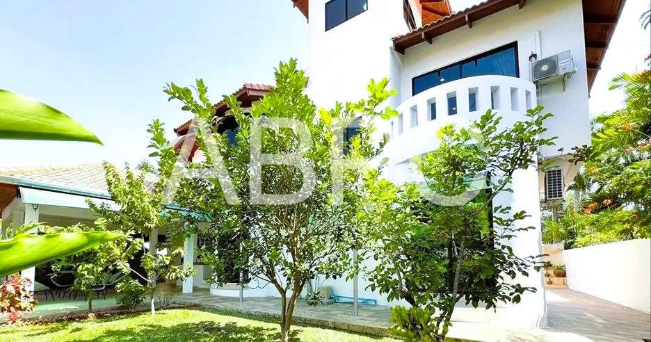 Fully Renovated 5 Bed 4 Bath House In East Pattaya photo 8