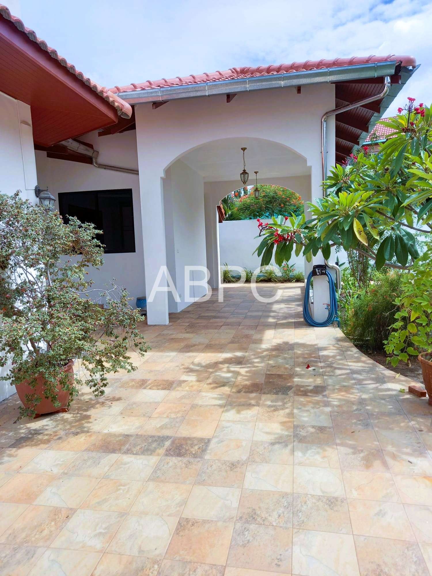 Fully Renovated 5 Bed 4 Bath House In East Pattaya photo 13