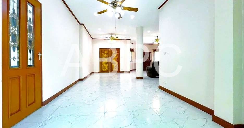 Fully Renovated 5 Bed 4 Bath House In East Pattaya photo 15