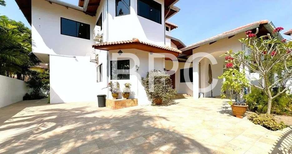 Fully Renovated 5 Bed 4 Bath House In East Pattaya