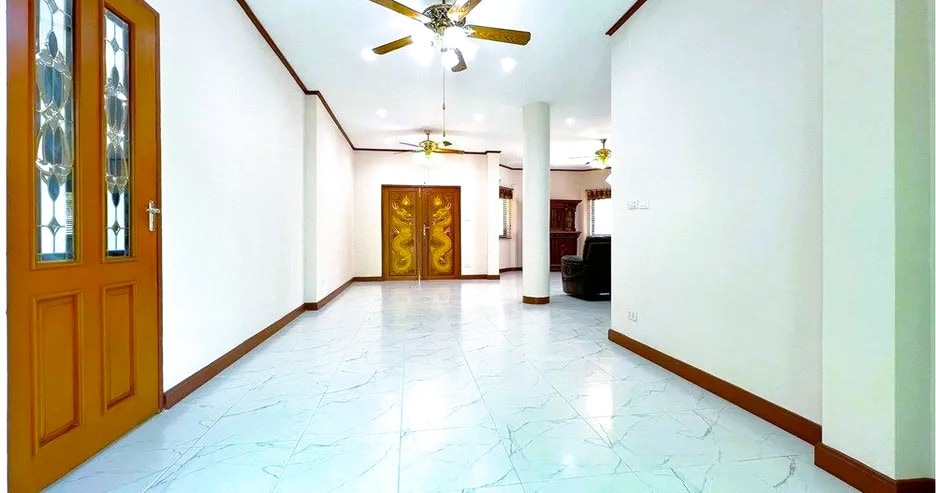 Fully Renovated 5 Bed 4 Bath House In East Pattaya photo 25