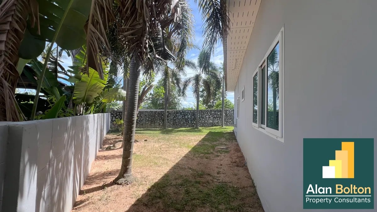 Three Bed Two Bath Pool Villa in East Pattaya photo 6