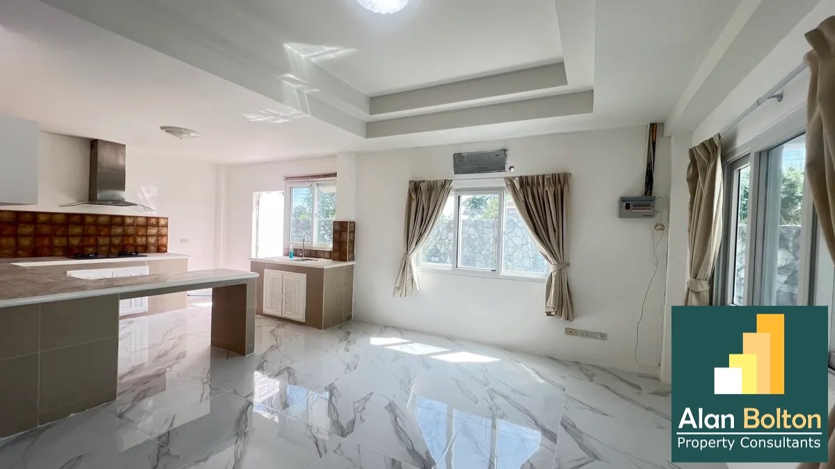 Three Bed Two Bath Pool Villa in East Pattaya photo 11