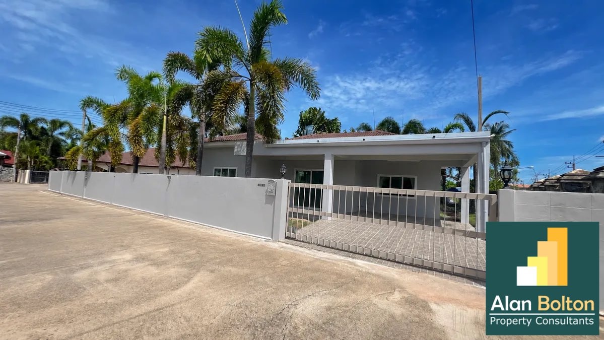Three Bed Two Bath Pool Villa in East Pattaya photo 2
