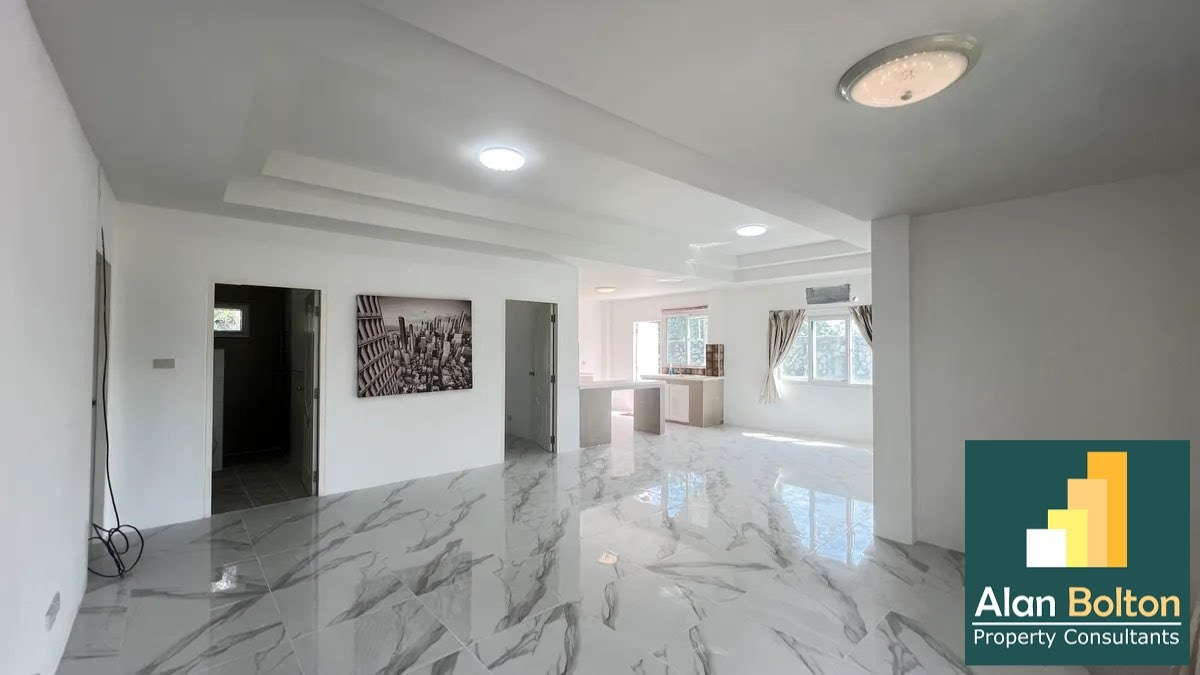 Three Bed Two Bath Pool Villa in East Pattaya photo 12