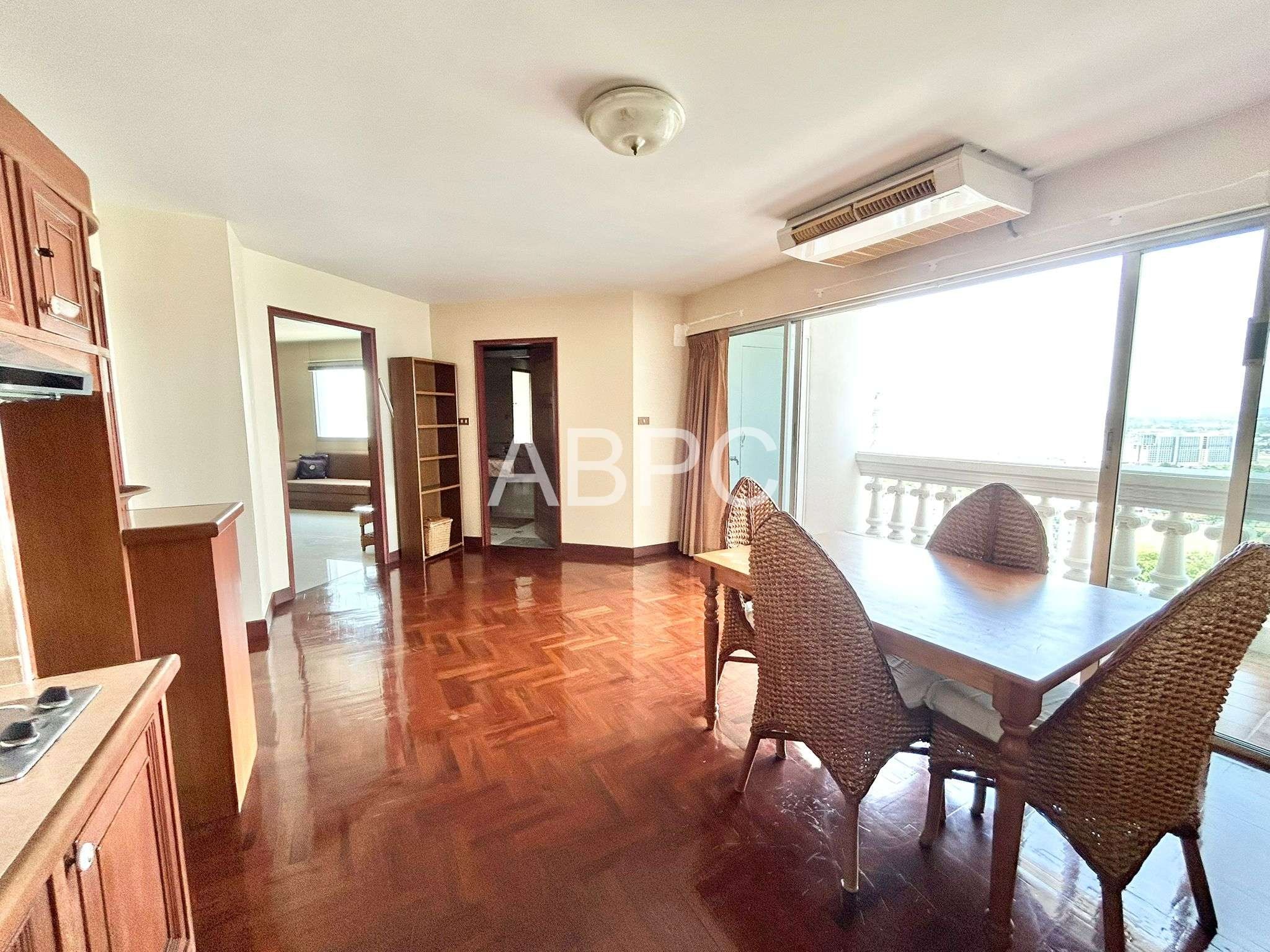 Beachfront Condo For Sale in Wongamat photo 15