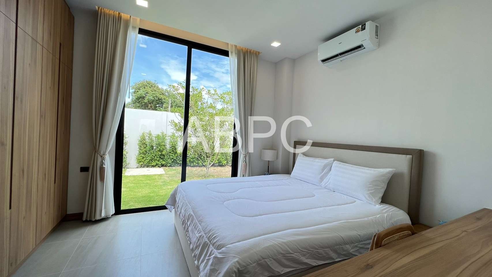 Luxurious Cozy Design 3 Bedrooms 4 Bathrooms in Lakeside Mapprachan photo 6