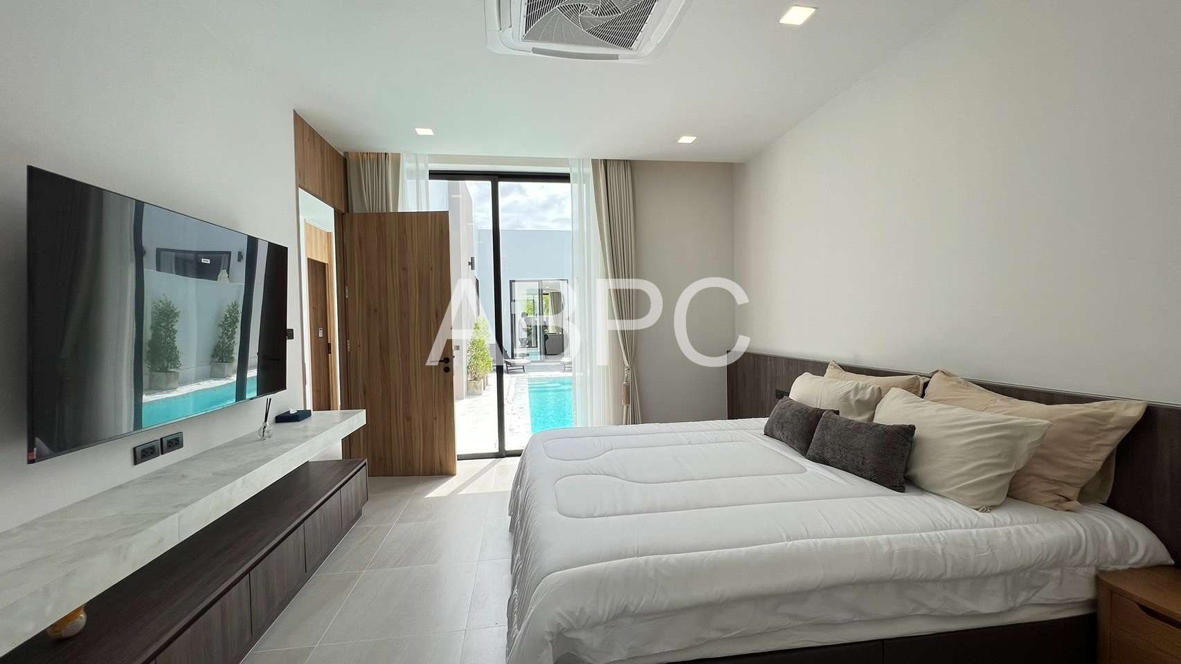 Luxurious Cozy Design 3 Bedrooms 4 Bathrooms in Lakeside Mapprachan photo 5