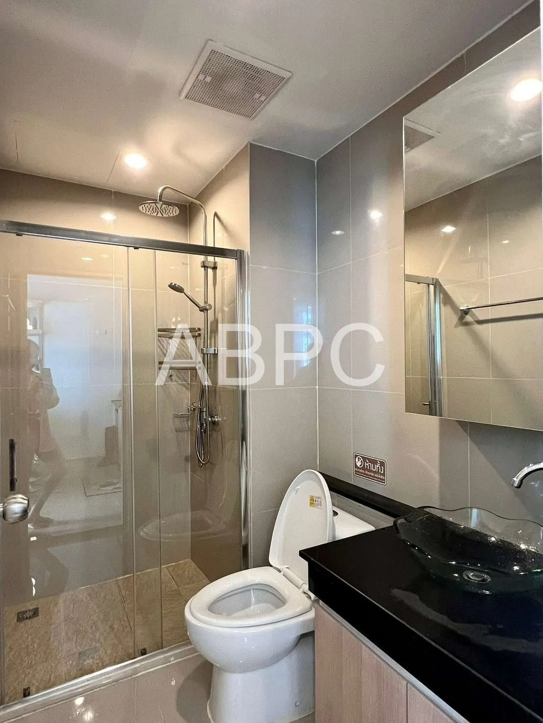 1 Bedroom 1 Bathroom photo 9