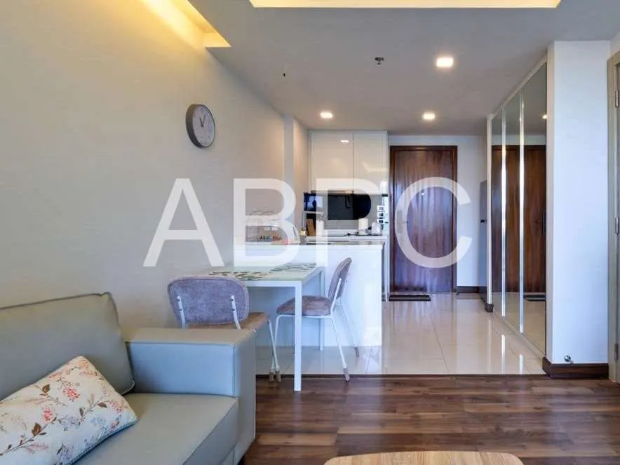 Modern 1 Bed Condo in Pratumnak - The Peak Towers photo 4