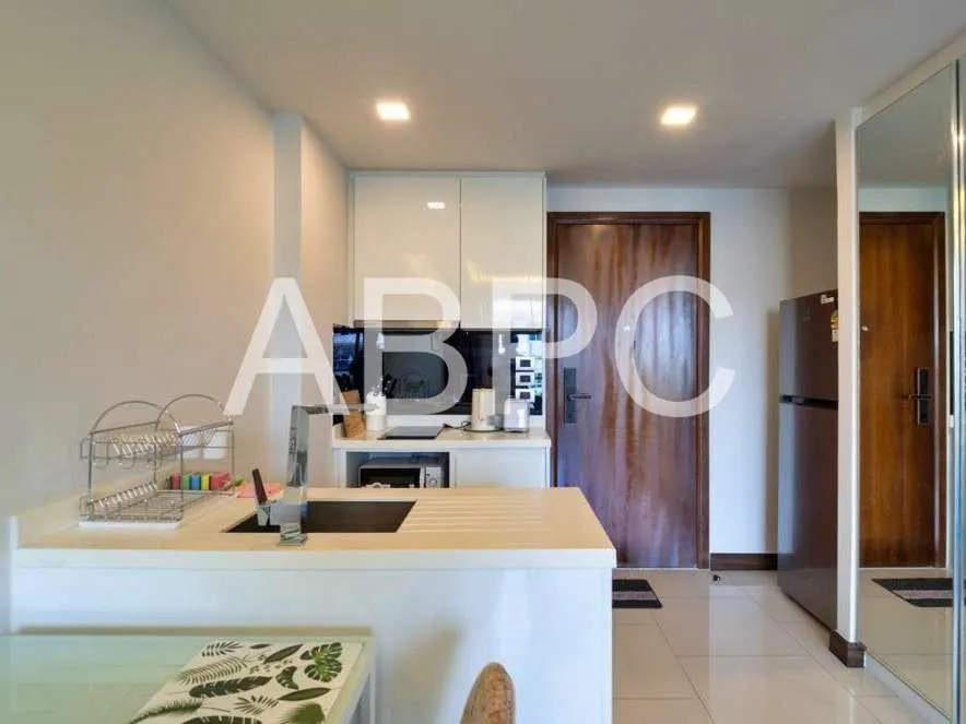 Modern 1 Bed Condo in Pratumnak - The Peak Towers photo 6