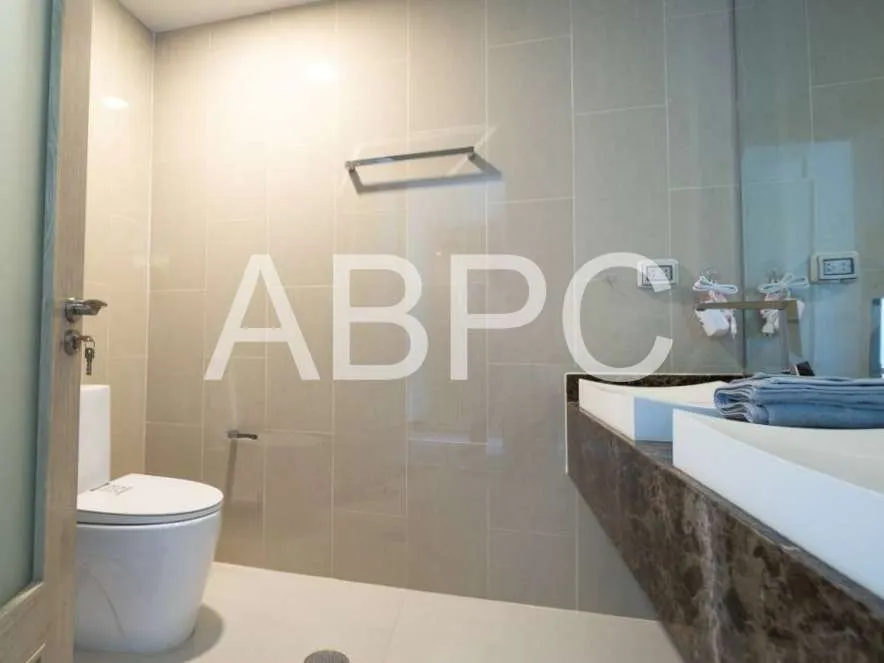 Modern 1 Bed Condo in Pratumnak - The Peak Towers photo 9