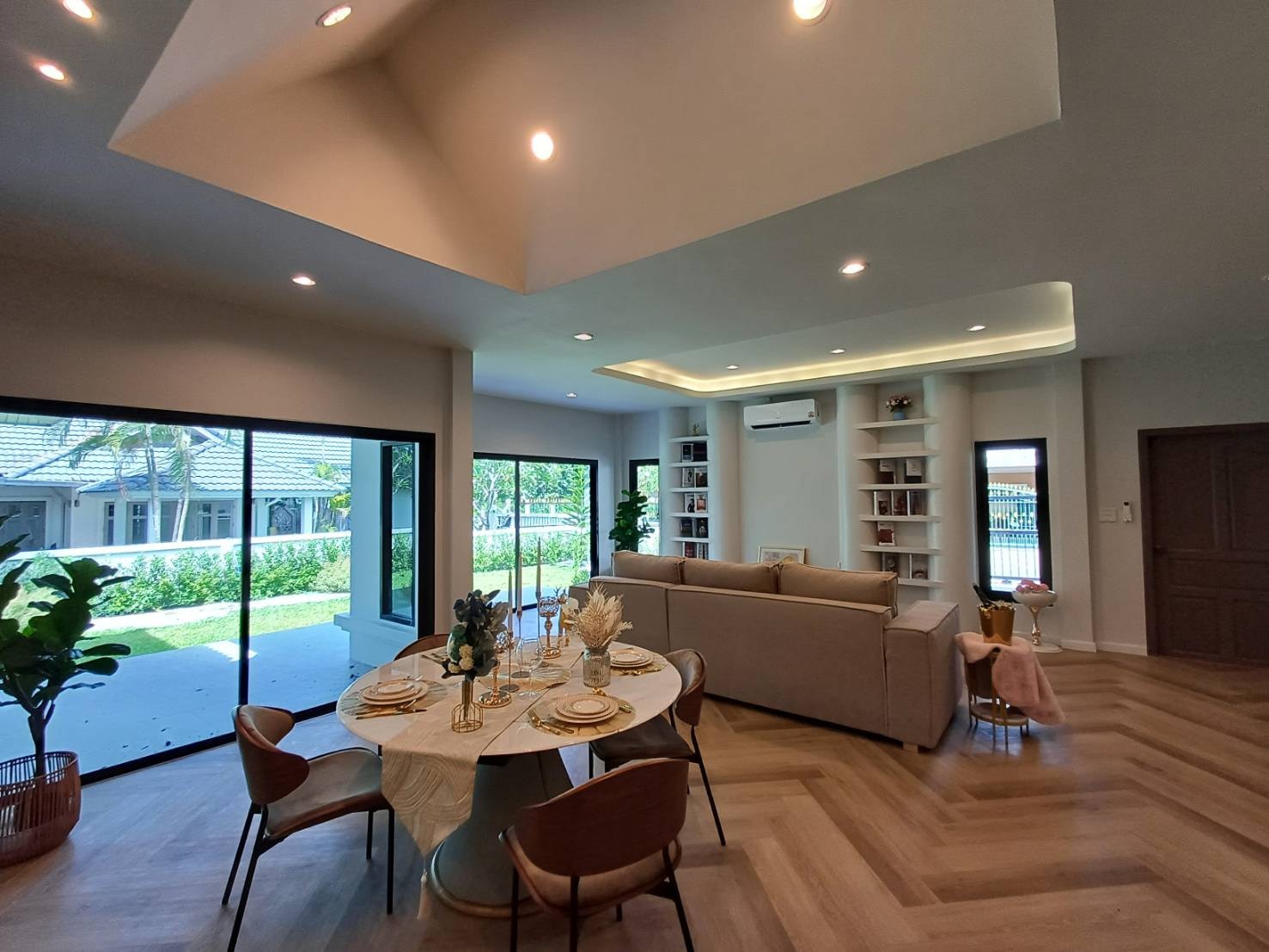 Newly Renovated 4 bedrooms 3 bathrooms in East Pattaya photo 16