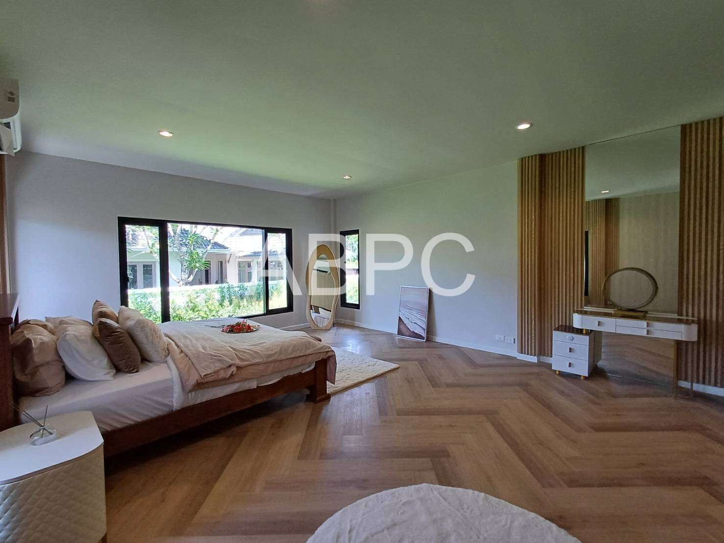 Newly Renovated 4 bedrooms 3 bathrooms in East Pattaya photo 6