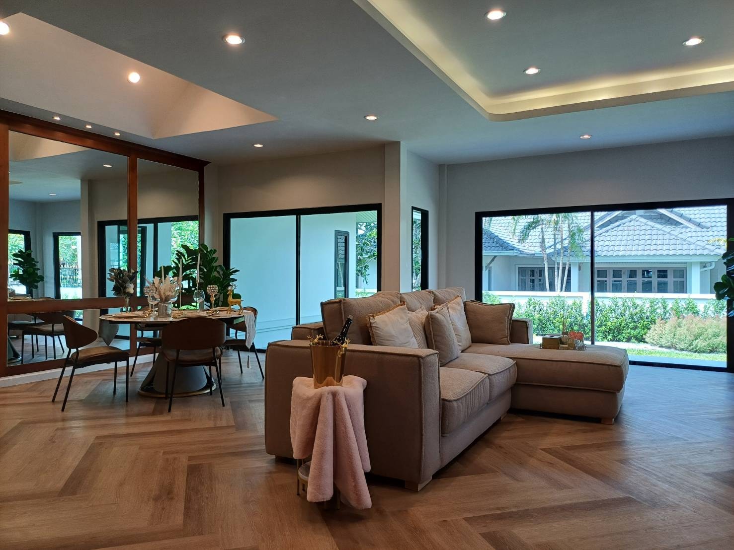 Newly Renovated 4 bedrooms 3 bathrooms in East Pattaya photo 14