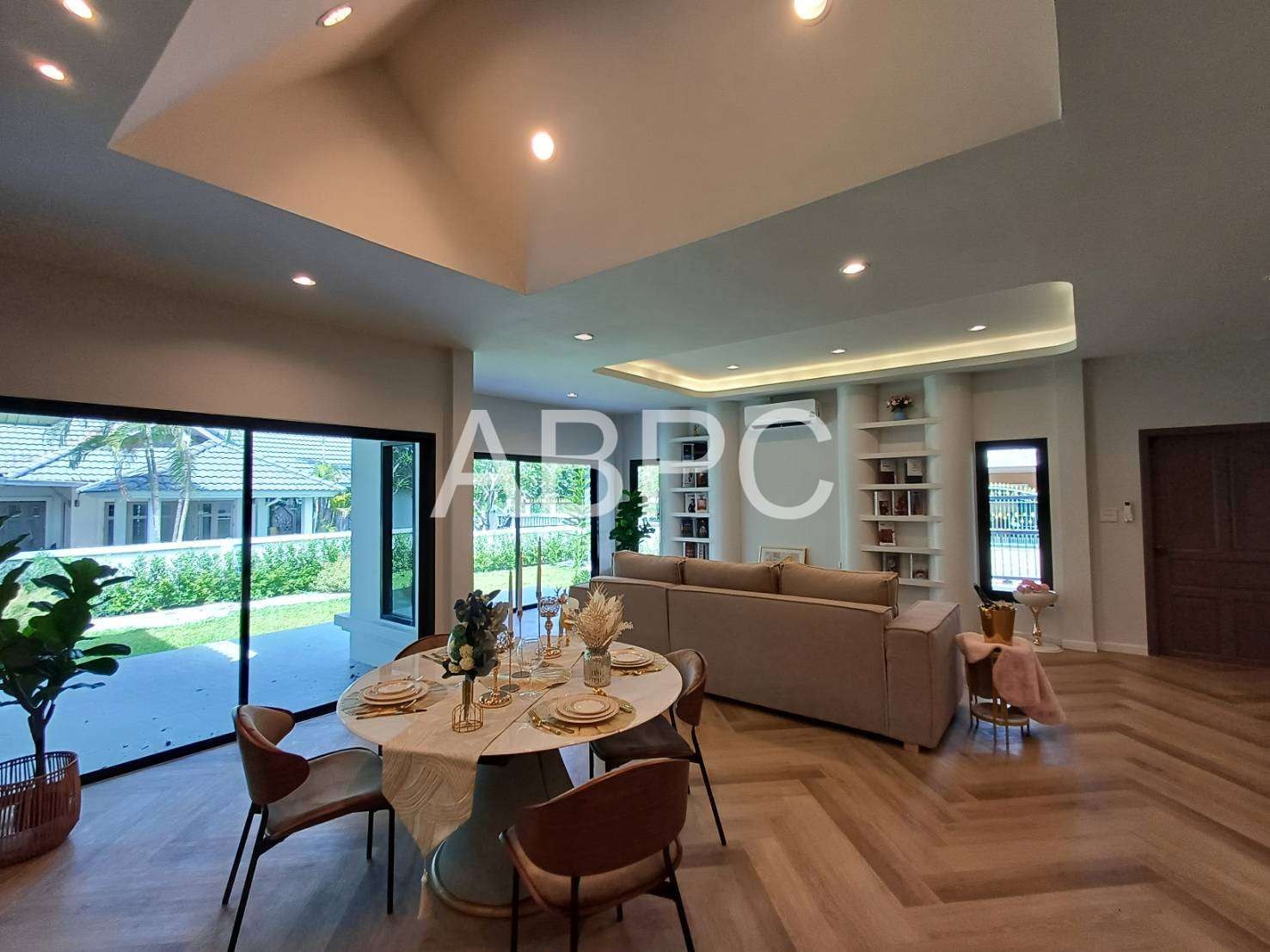 Newly Renovated 4 bedrooms 3 bathrooms in East Pattaya photo 5