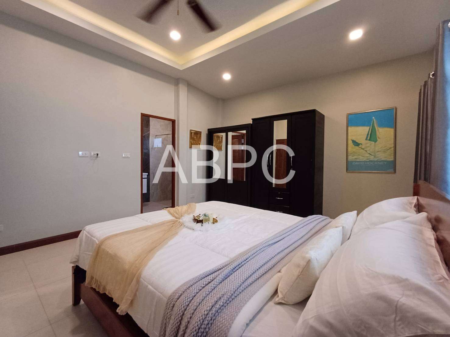 Charming Pool Villa 3 bedroom 5 bathrooms for Sale Near Mabprachan Lake East Pattaya photo 8