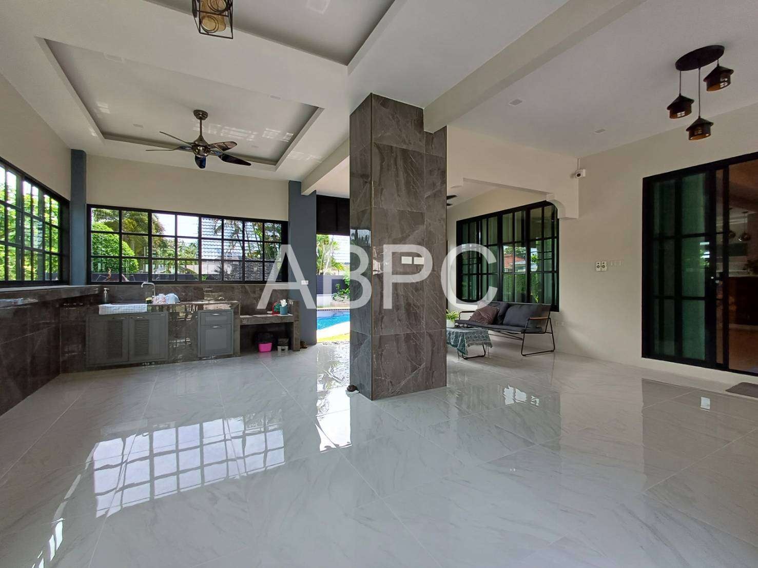 Charming Pool Villa 3 bedroom 5 bathrooms for Sale Near Mabprachan Lake East Pattaya photo 10