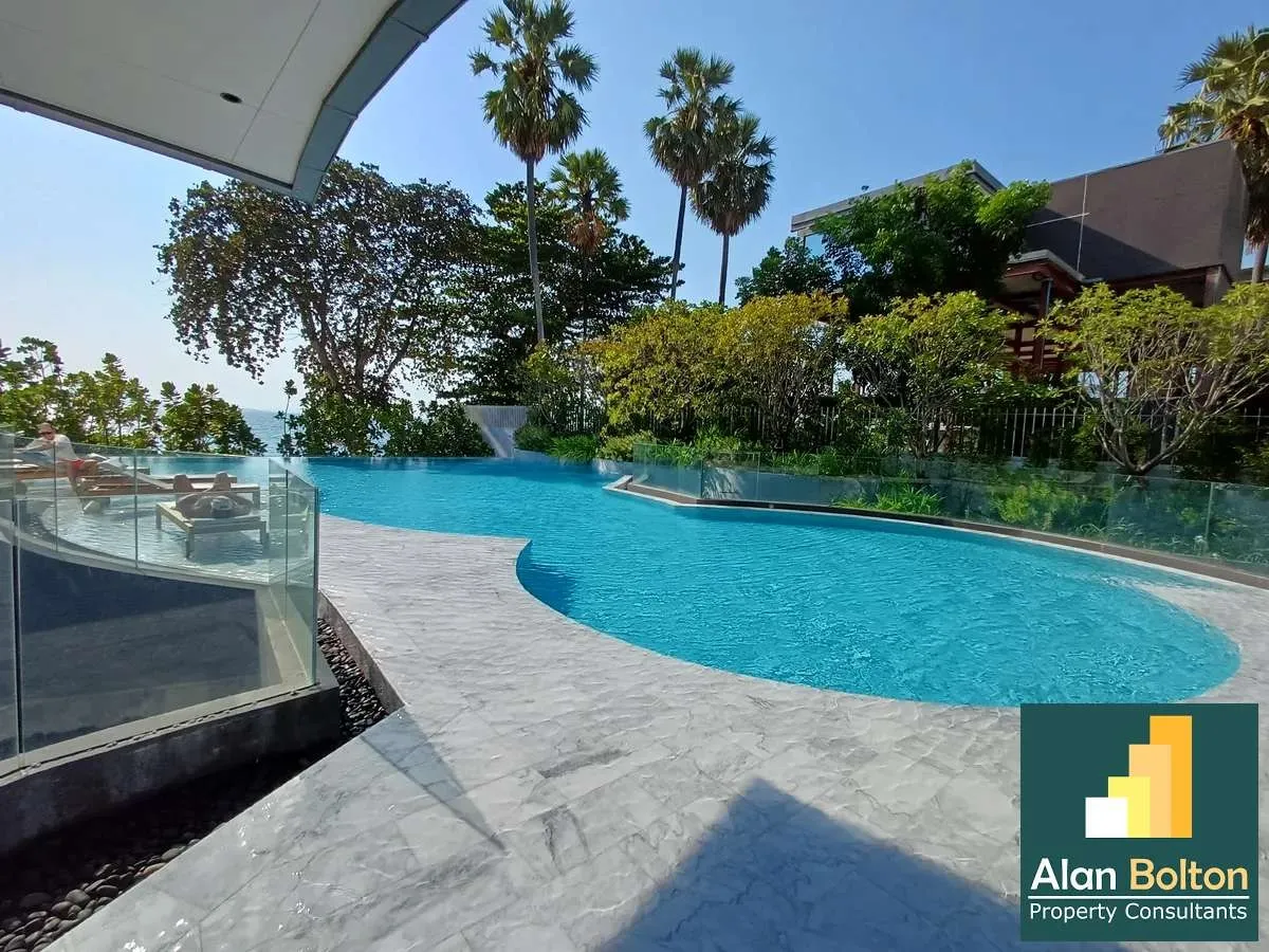 Luxury Beachfront 1 Bedroom 1 Bathroom Arom Wongamat for Sale and Rent photo 15