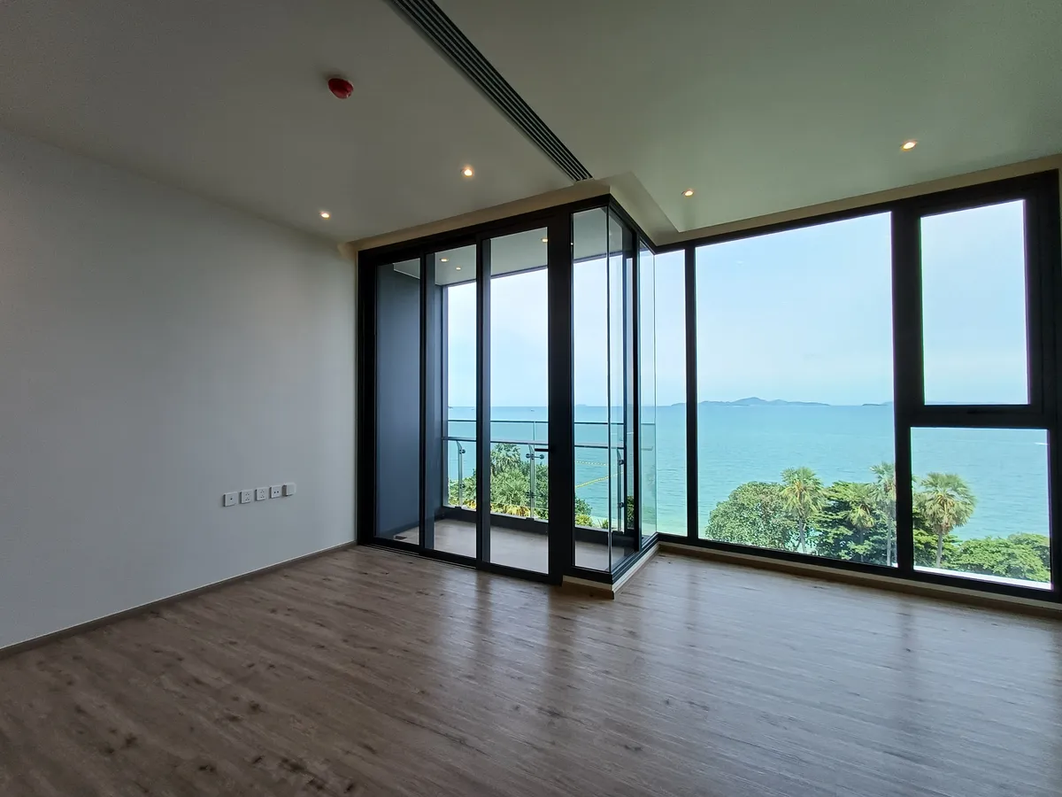 Luxury Beachfront 1 Bedroom 1 Bathroom Arom Wongamat for Sale and Rent photo 23