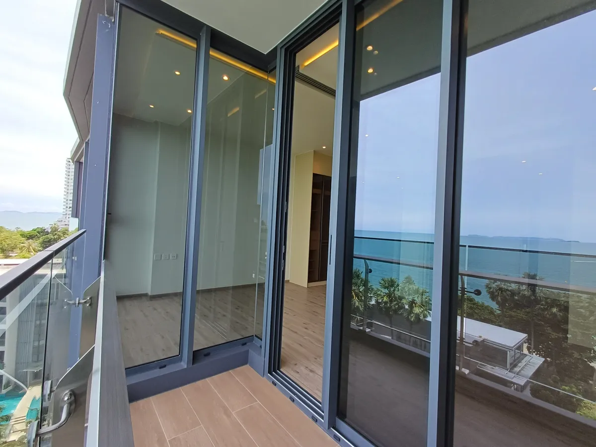 Luxury Beachfront 1 Bedroom 1 Bathroom Arom Wongamat for Sale and Rent photo 24