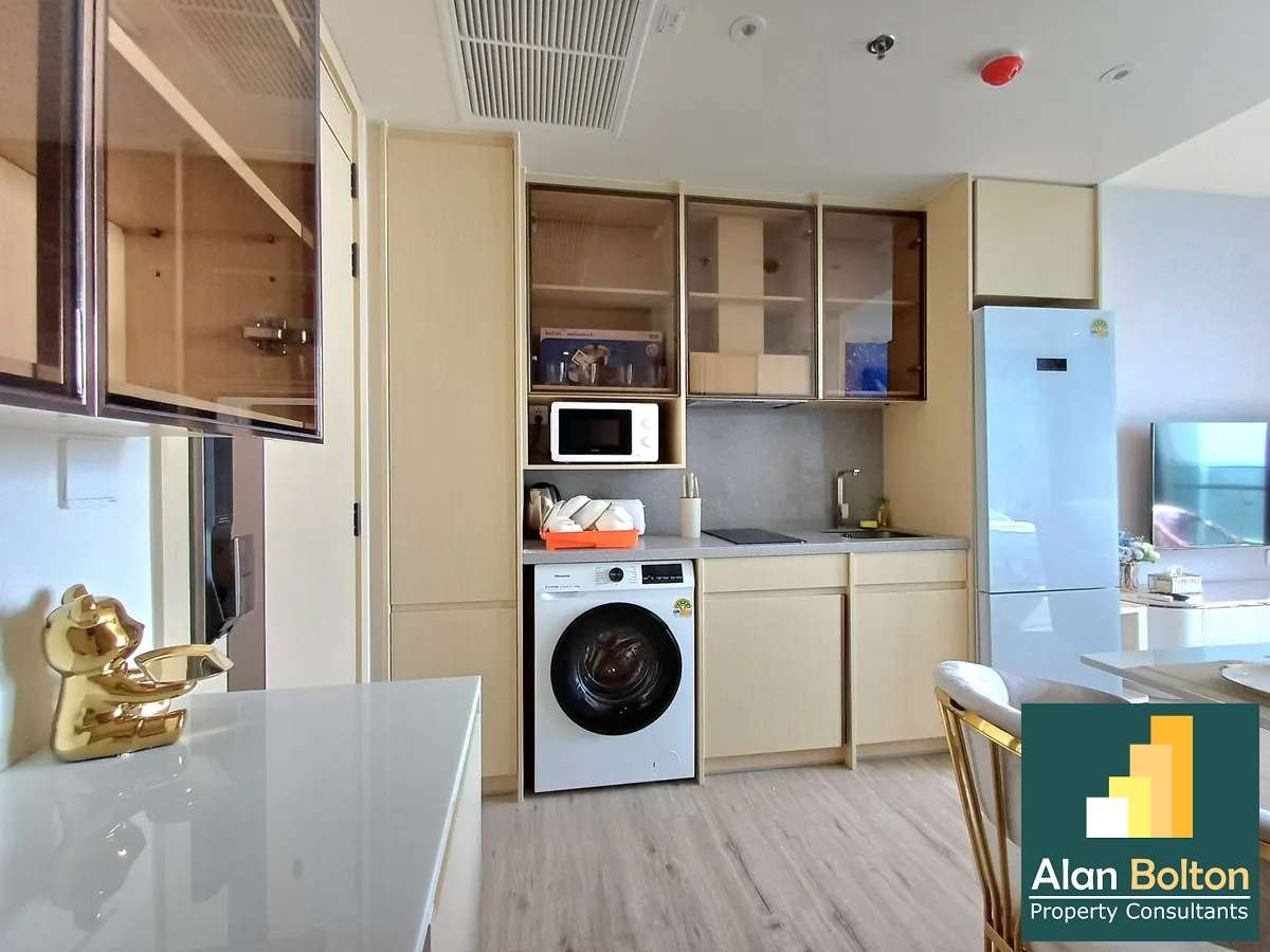 Luxury Beachfront 1 Bedroom 1 Bathroom Arom Wongamat for Sale and Rent photo 8