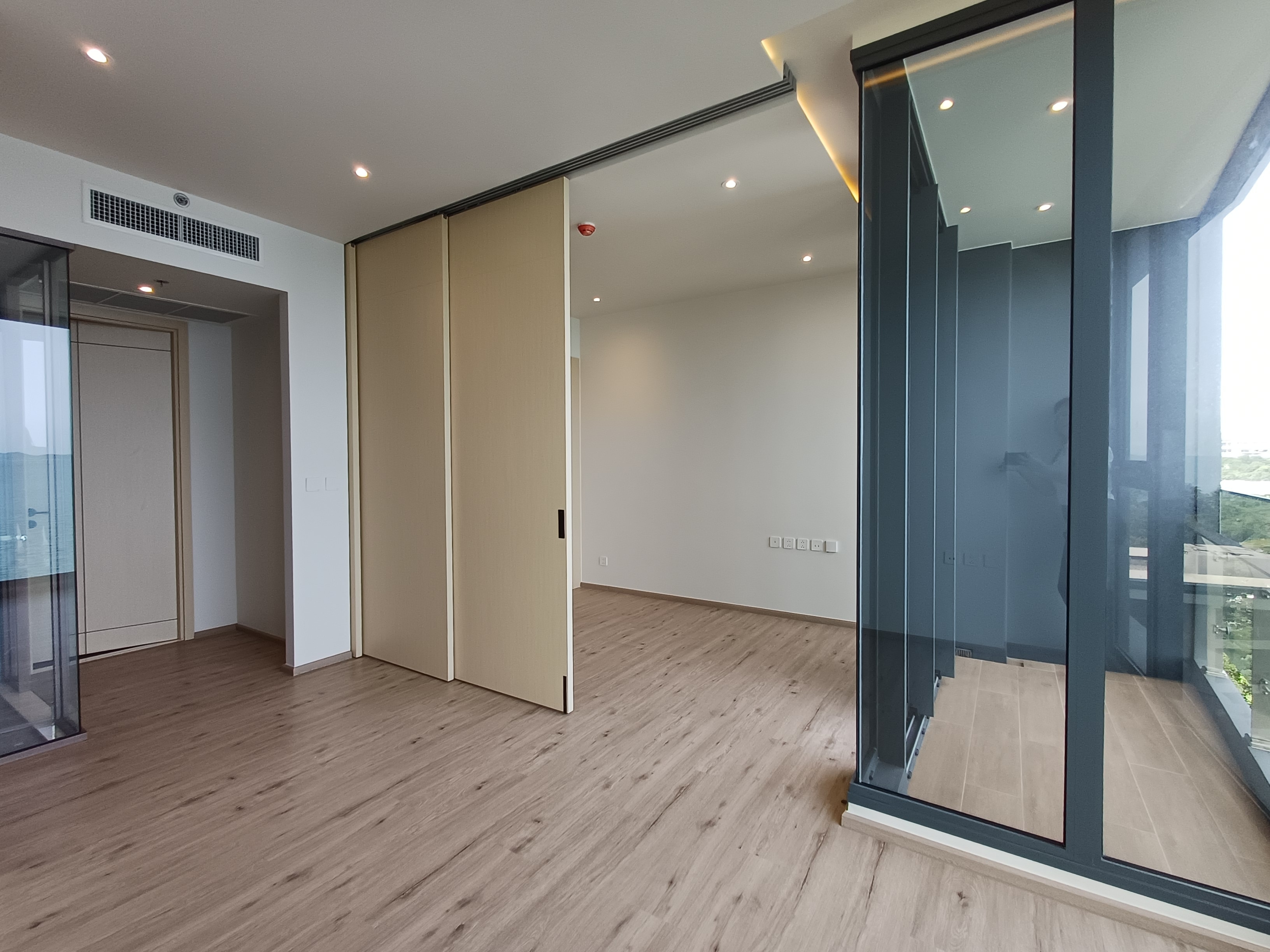 Luxury Beachfront 1 Bedroom 1 Bathroom Arom Wongamat for Sale and Rent photo 26