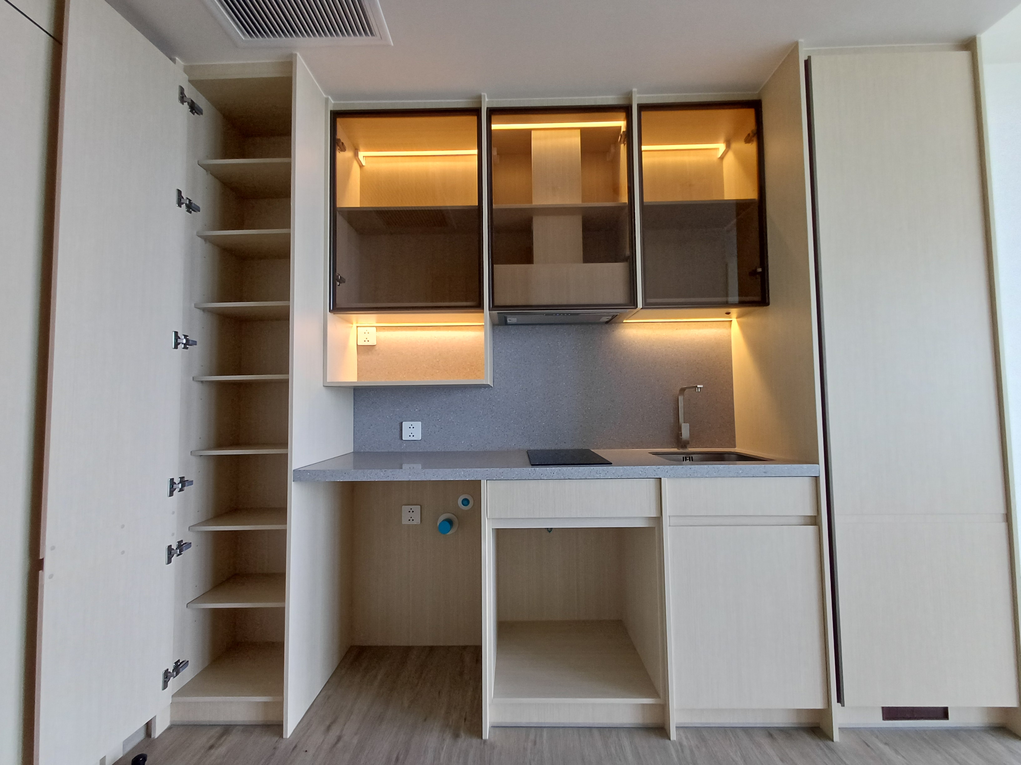 Luxury Beachfront 1 Bedroom 1 Bathroom Arom Wongamat for Sale and Rent photo 29