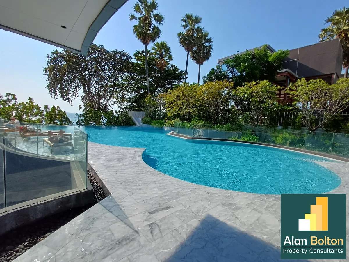 Luxury Beachfront 1 Bedroom 1 Bathroom Arom Wongamat for Sale and Rent photo 15