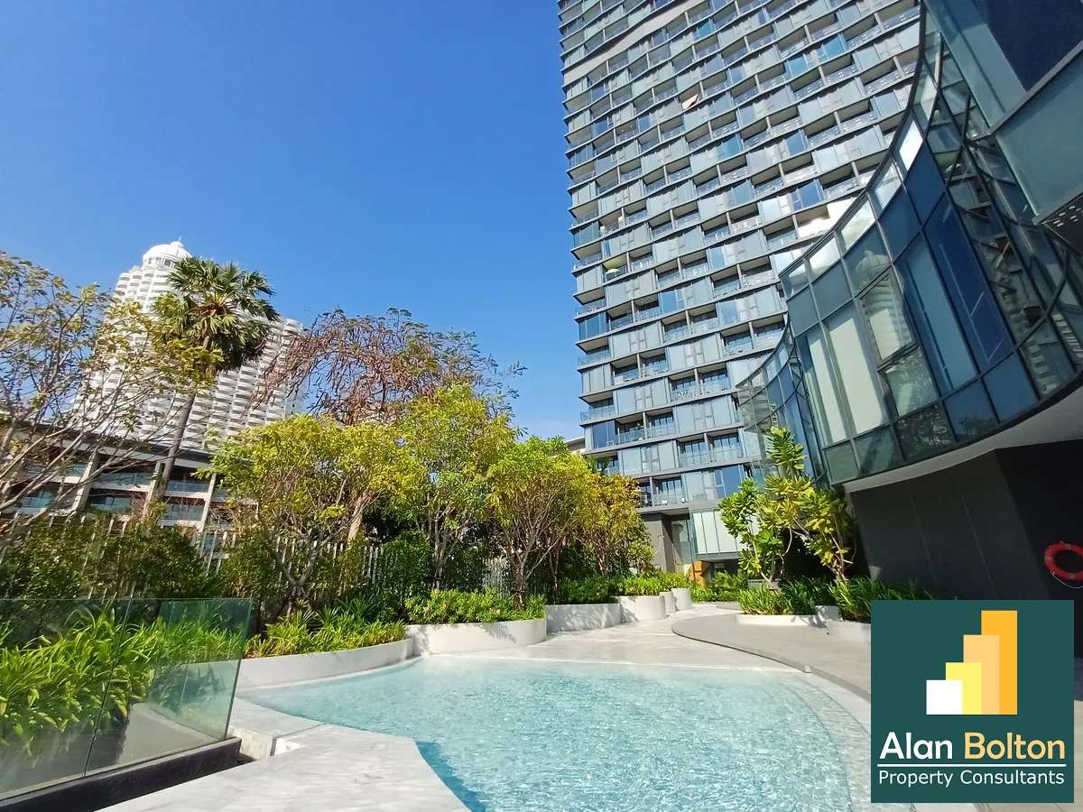 Luxury Beachfront 1 Bedroom 1 Bathroom Arom Wongamat for Sale and Rent photo 19