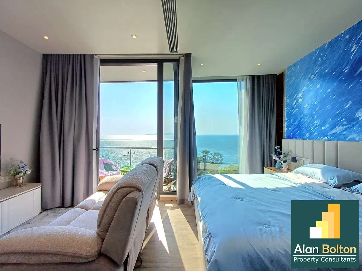 Luxury Beachfront 1 Bedroom 1 Bathroom Arom Wongamat for Sale and Rent photo 4