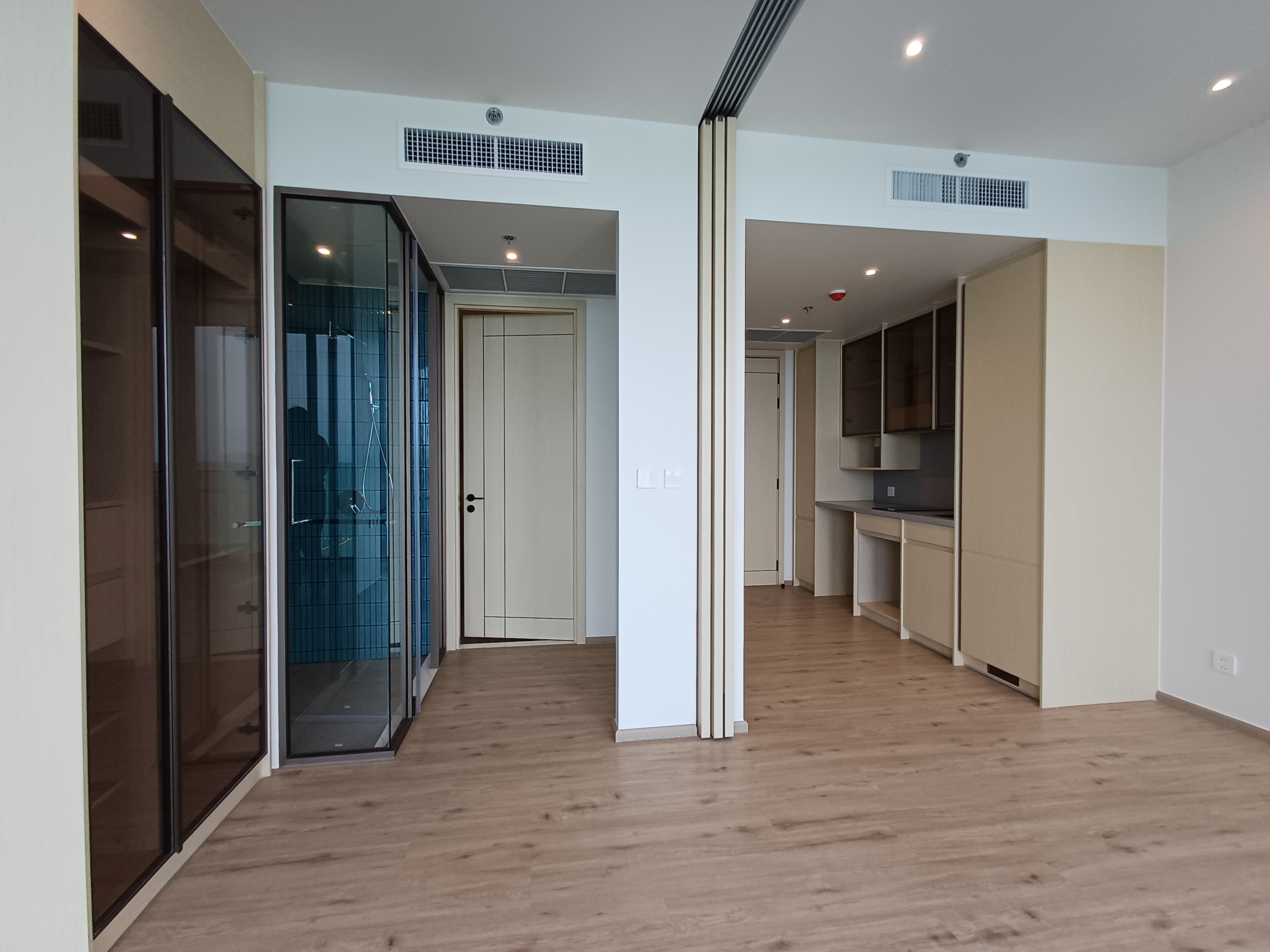Luxury Beachfront 1 Bedroom 1 Bathroom Arom Wongamat for Sale and Rent photo 25